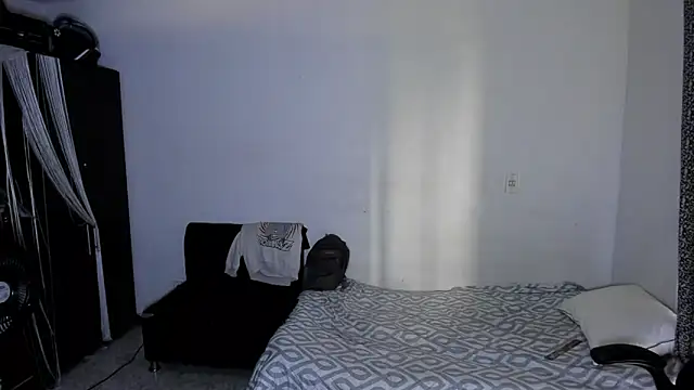 Snapshot of ares_sexxx chatting on June 14, 2026, 12:18 pm ares sexxx online show from June 14, 2026, 12:18 pm