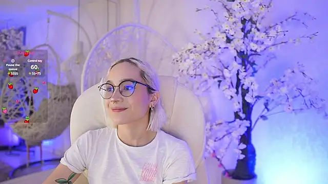 DalahiaRush online show from February 4, 2025, 11:38 am