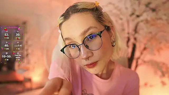 DalahiaRush online show from February 21, 2025, 2:38 pm