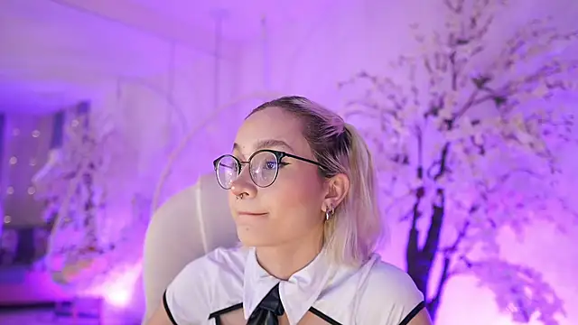 DalahiaRush online show from February 26, 2025, 11:30 am