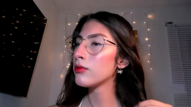 valeria gonzales  online show from January 11, 2025, 11:24 pm