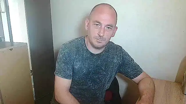 Snapshot of Johan___Barker chatting on July 3, 2026, 11:16 am Johan Barker online show from July 3, 2026, 11:16 am