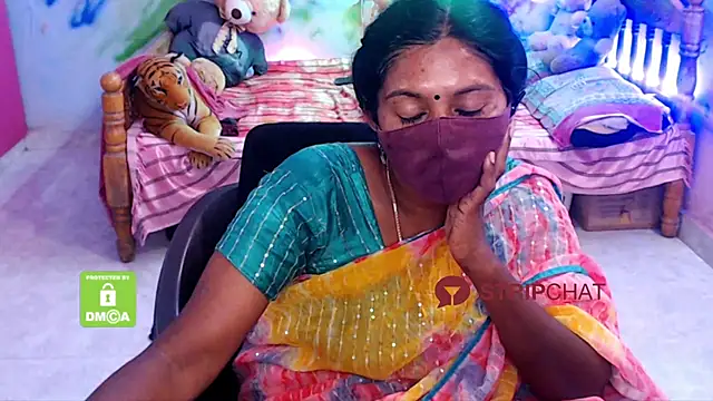 Snapshot of Novapol chatting on January 6, 2025, 12:35 pm Novapol online show from January 6, 2025, 12:35 pm