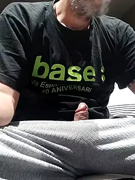 207RCCam online show from October 5, 2025, 3:27 am