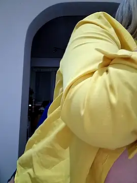 Snapshot of Ruxy42ETT chatting on December 2, 2024, 6:30 am Ruxy42ETT online show from December 2, 2024, 6:30 am