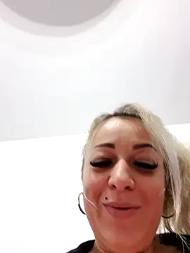 Snapshot of Ruxy42ETT chatting on January 30, 2025, 8:22 am Ruxy42ETT online show from January 30, 2025, 8:22 am