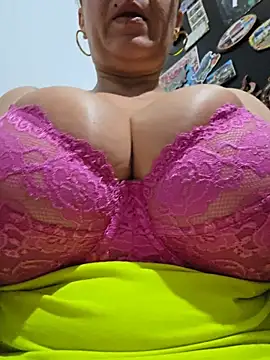 Ruxy42ETT online show from April 11, 2026, 3:44 am