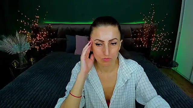 Rebecca Diamond online show from February 16, 2025, 12:43 pm