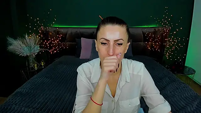 Rebecca Diamond online show from February 17, 2025, 9:35 am