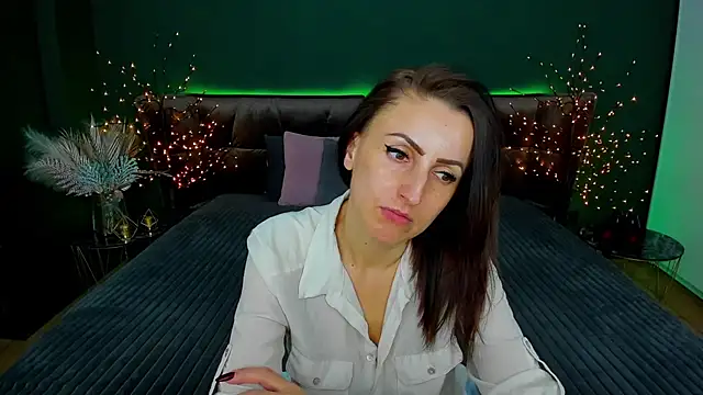 Rebecca Diamond online show from February 17, 2025, 12:38 pm