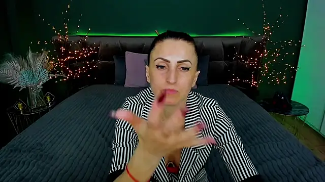 Rebecca Diamond online show from March 16, 2025, 3:39 pm