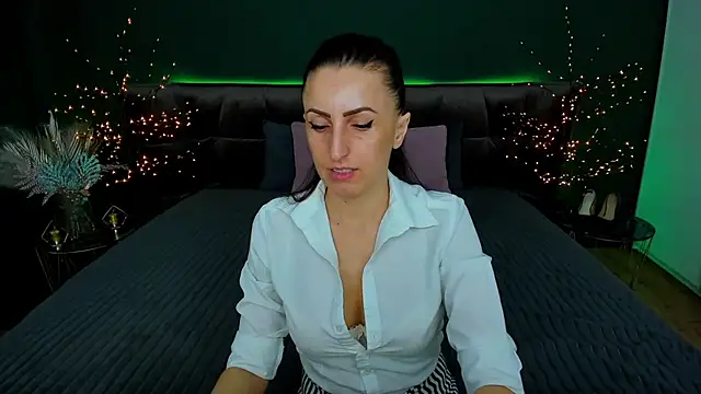 Rebecca Diamond online show from March 19, 2025, 12:23 pm