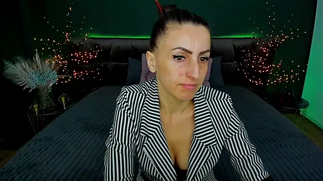 Rebecca Diamond online show from March 21, 2025, 6:27 am