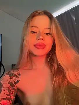 curchez  online show from February 14, 2025, 8:15 pm