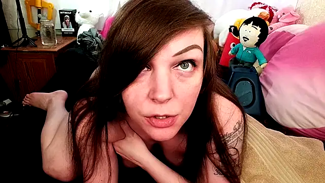 GamerGirlRoxyAndLee online show from December 13, 2025, 9:09 pm