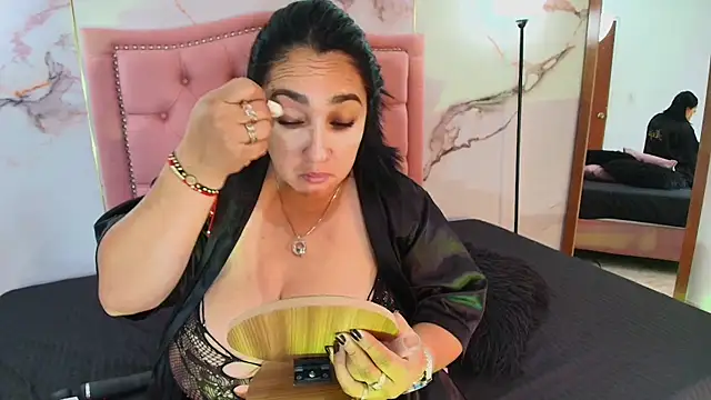 Eva MilfF online show from April 9, 2026, 1:27 pm