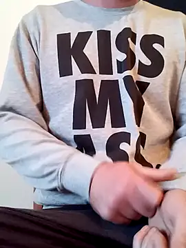 Rolandxxxr online show from February 4, 2025, 2:10 pm