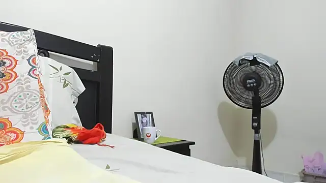 mara2020 69 online show from February 23, 2025, 2:57 pm