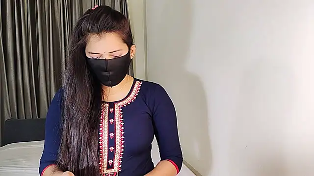 Snapshot of YourLovelyQueen chatting on January 18, 2025, 3:53 am YourLovelyQueen online show from January 18, 2025, 3:53 am