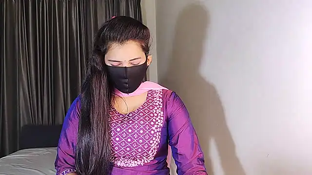 Snapshot of YourLovelyQueen chatting on January 22, 2025, 7:56 pm YourLovelyQueen online show from January 22, 2025, 7:56 pm