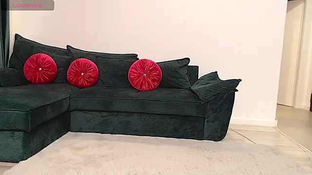 natasha-bigas online show from April 17, 2026, 8:23 pm