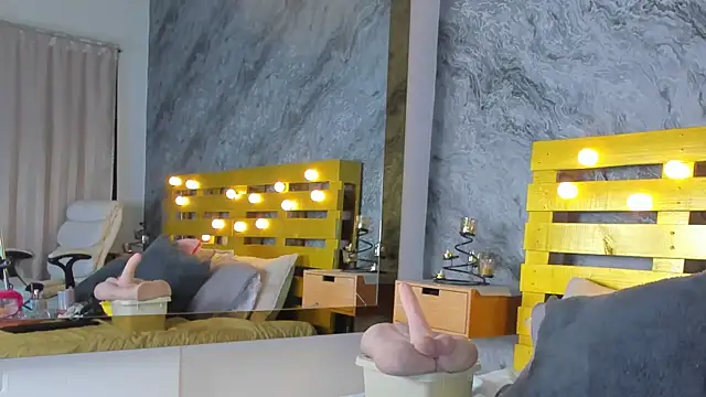 elena mature online show from February 23, 2025, 7:17 pm