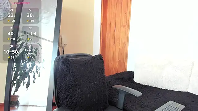  jeniffer hot online show from February 12, 2025, 2:32 pm