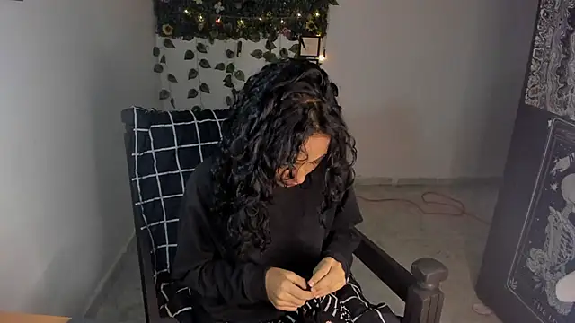 Mary Rosse1 online show from October 15, 2025, 7:25 pm