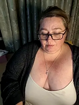 Snapshot of Iceprincess2bad4u chatting on May 6, 2026, 6:13 pm Iceprincess2bad4u online show from May 6, 2026, 6:13 pm