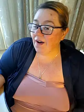 Snapshot of Iceprincess2bad4u chatting on May 23, 2026, 6:29 am Iceprincess2bad4u online show from May 23, 2026, 6:29 am