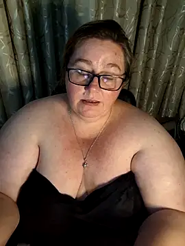Snapshot of Iceprincess2bad4u chatting on May 24, 2026, 6:46 pm Iceprincess2bad4u online show from May 24, 2026, 6:46 pm