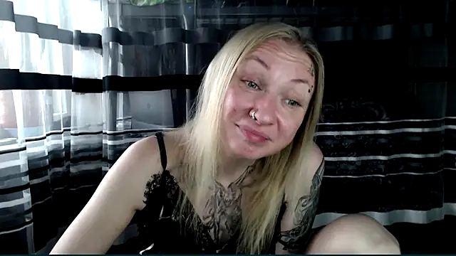 Snapshot of cold_lollipop chatting on September 20, 2025, 6:47 am cold lollipop online show from September 20, 2025, 6:47 am