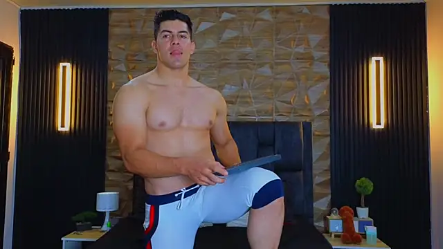 Snapshot of FelipeAndMarcello3 chatting on February 6, 2025, 7:51 pm FelipeAndMarcello3 online show from February 6, 2025, 7:51 pm