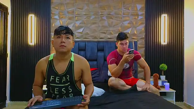 Snapshot of FelipeAndMarcello3 chatting on February 7, 2025, 2:37 pm FelipeAndMarcello3 online show from February 7, 2025, 2:37 pm