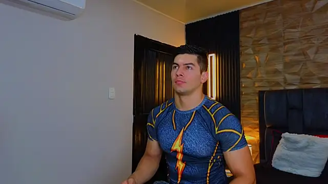 Snapshot of FelipeAndMarcello3 chatting on February 13, 2025, 10:54 pm FelipeAndMarcello3 online show from February 13, 2025, 10:54 pm