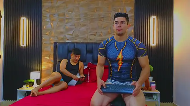 Snapshot of FelipeAndMarcello3 chatting on March 13, 2025, 2:33 pm FelipeAndMarcello3 online show from March 13, 2025, 2:33 pm