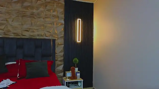 Snapshot of FelipeAndMarcello3 chatting on March 13, 2025, 10:21 pm FelipeAndMarcello3 online show from March 13, 2025, 10:21 pm