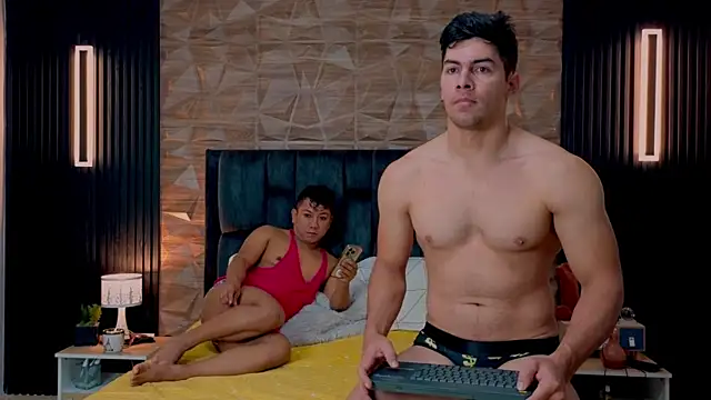 Snapshot of FelipeAndMarcello3 chatting on September 19, 2025, 2:29 pm FelipeAndMarcello3 online show from September 19, 2025, 2:29 pm