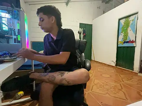 Max TheHorseDick online show from April 13, 2026, 2:50 am