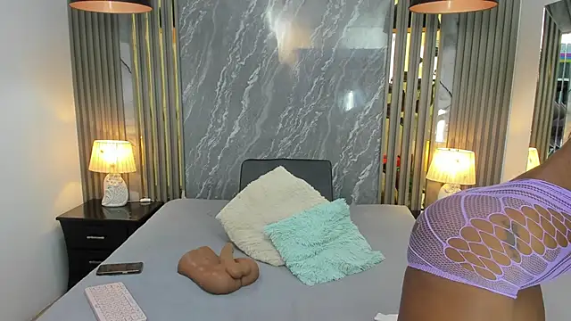 Snapshot of Nyakimgold chatting on February 8, 2026, 1:03 pm Nyakimgold online show from February 8, 2026, 1:03 pm