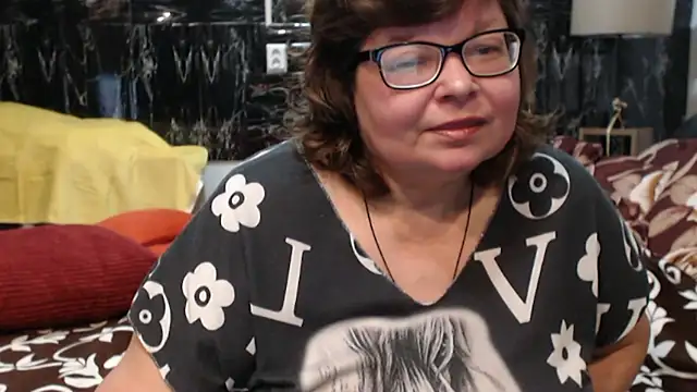 Snapshot of SweetMommaX chatting on March 14, 2026, 7:19 pm SweetMommaX online show from March 14, 2026, 7:19 pm