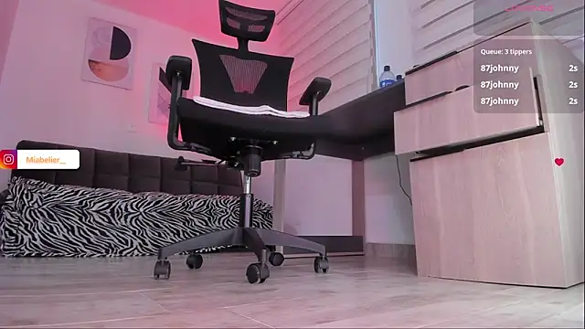 Snapshot of Miabelier chatting on June 8, 2026, 9:26 pm Miabelier online show from June 8, 2026, 9:26 pm