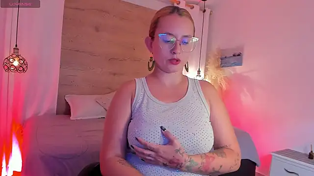 halaaa 1 online show from April 7, 2026, 7:03 pm