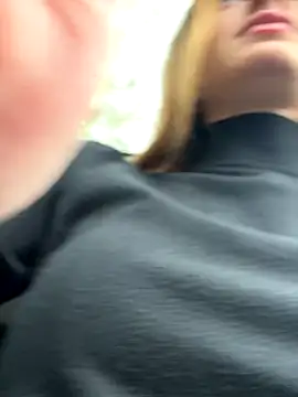 -AngelAri- online show from October 5, 2025, 9:07 am