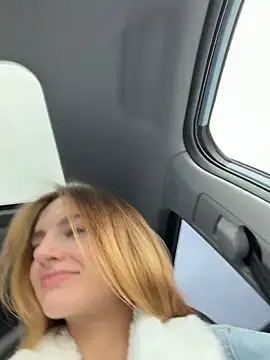 -AngelAri- online show from October 26, 2025, 9:15 am