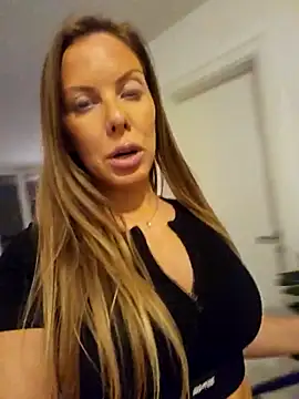 novaforyou1 online show from December 16, 2025, 4:23 pm