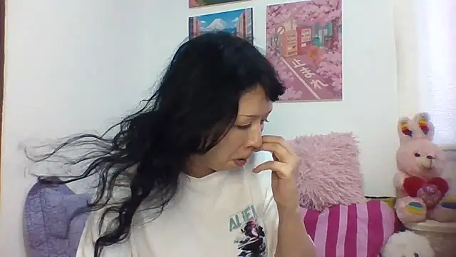 Haru Queenn online show from September 12, 2025, 9:26 pm