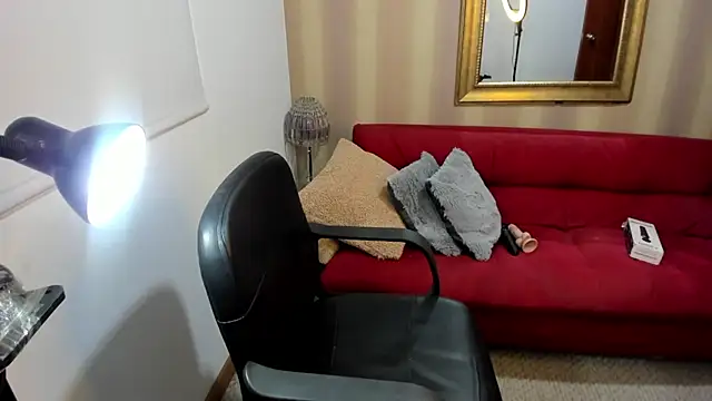 NicolettColin online show from February 22, 2026, 5:33 pm