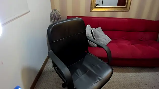 NicolettColin online show from April 17, 2026, 8:45 pm