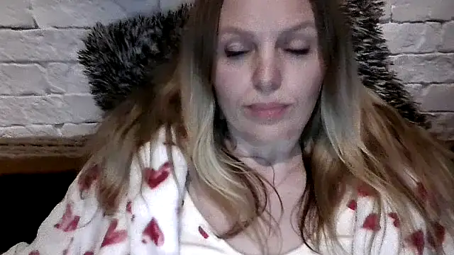 Angel girllovemy online show from February 16, 2026, 8:27 pm